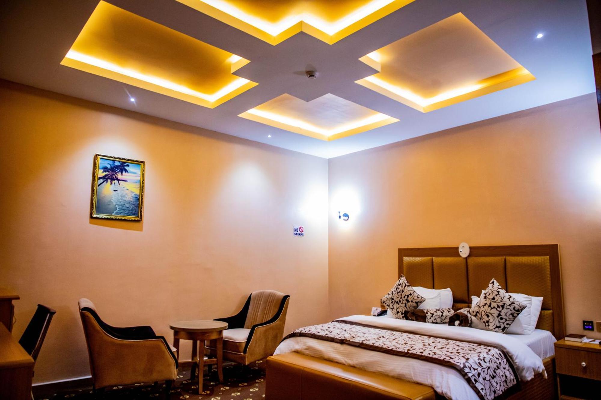 אויו Villa Hilton Hotels מראה חיצוני תמונה