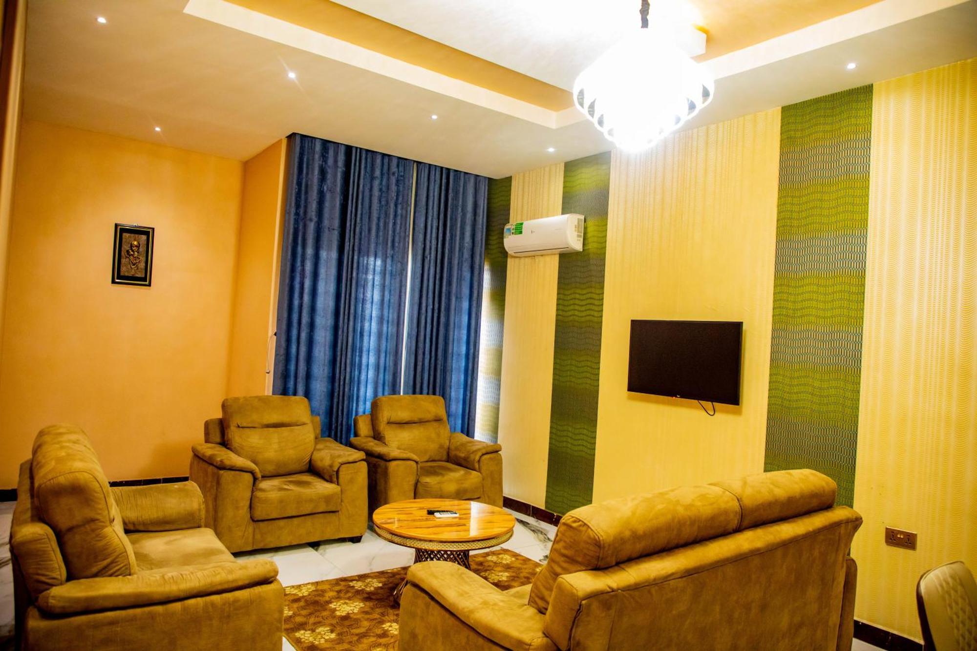 אויו Villa Hilton Hotels מראה חיצוני תמונה