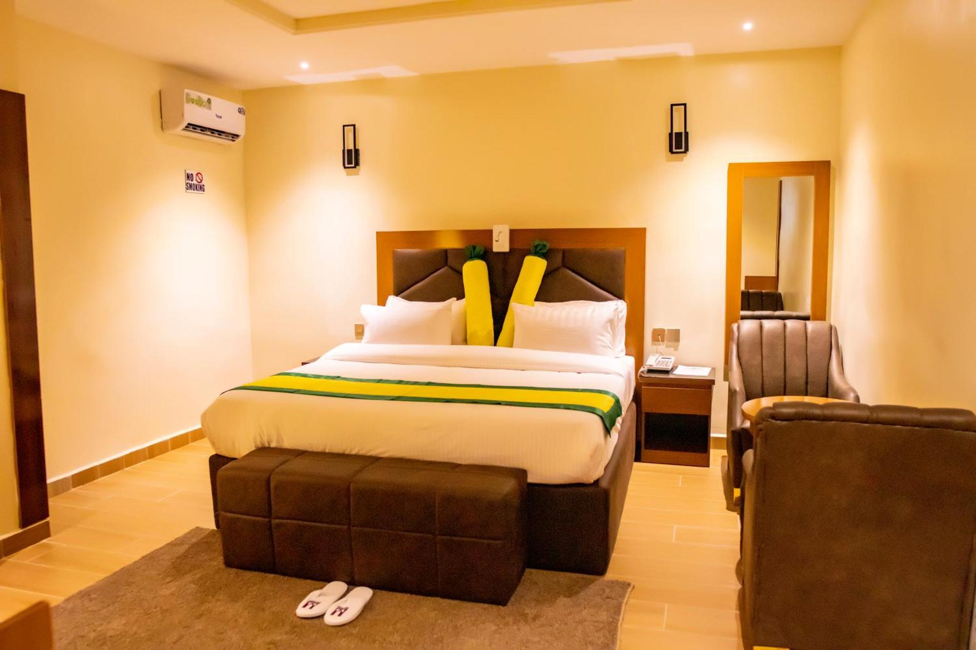 אויו Villa Hilton Hotels מראה חיצוני תמונה