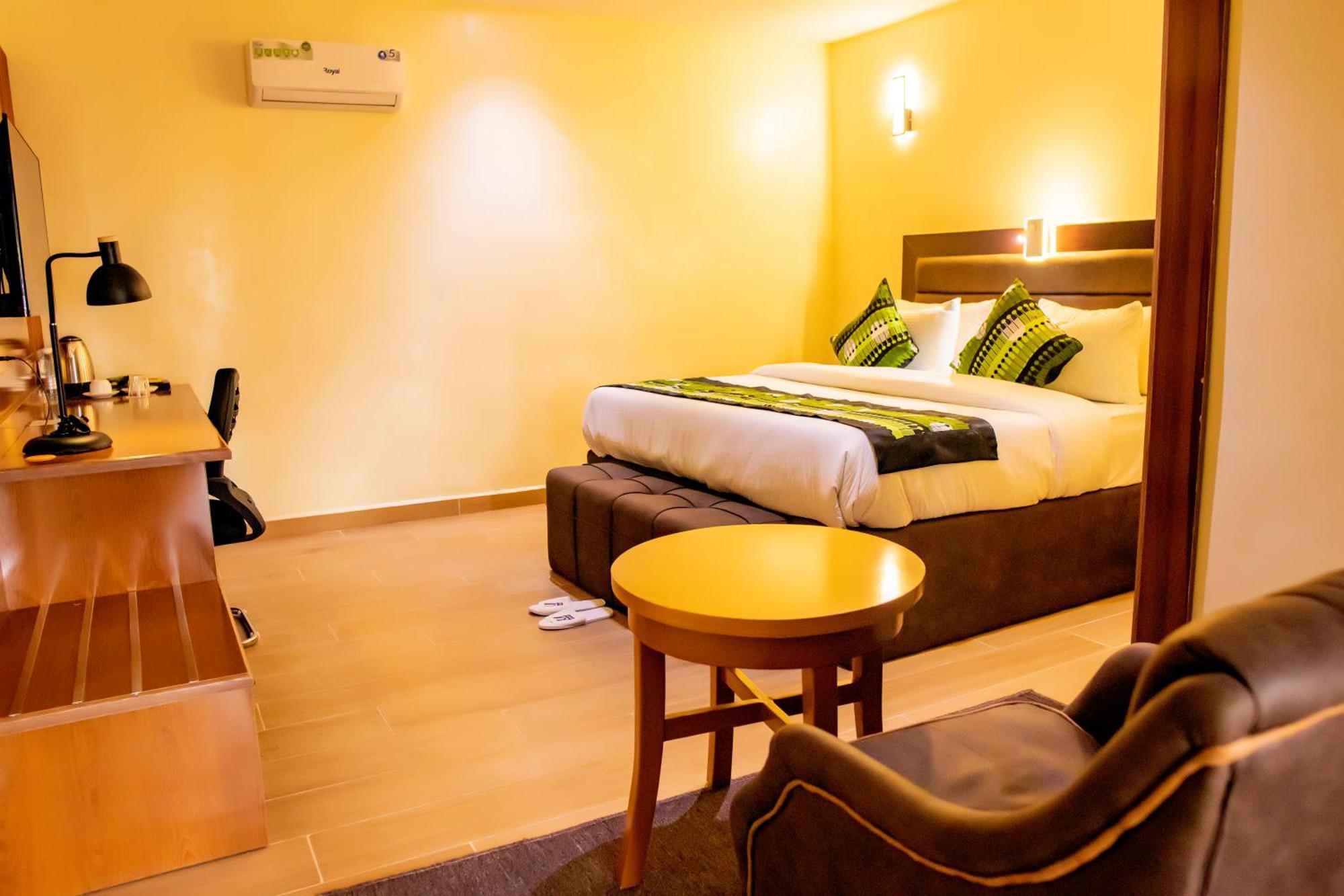 אויו Villa Hilton Hotels מראה חיצוני תמונה