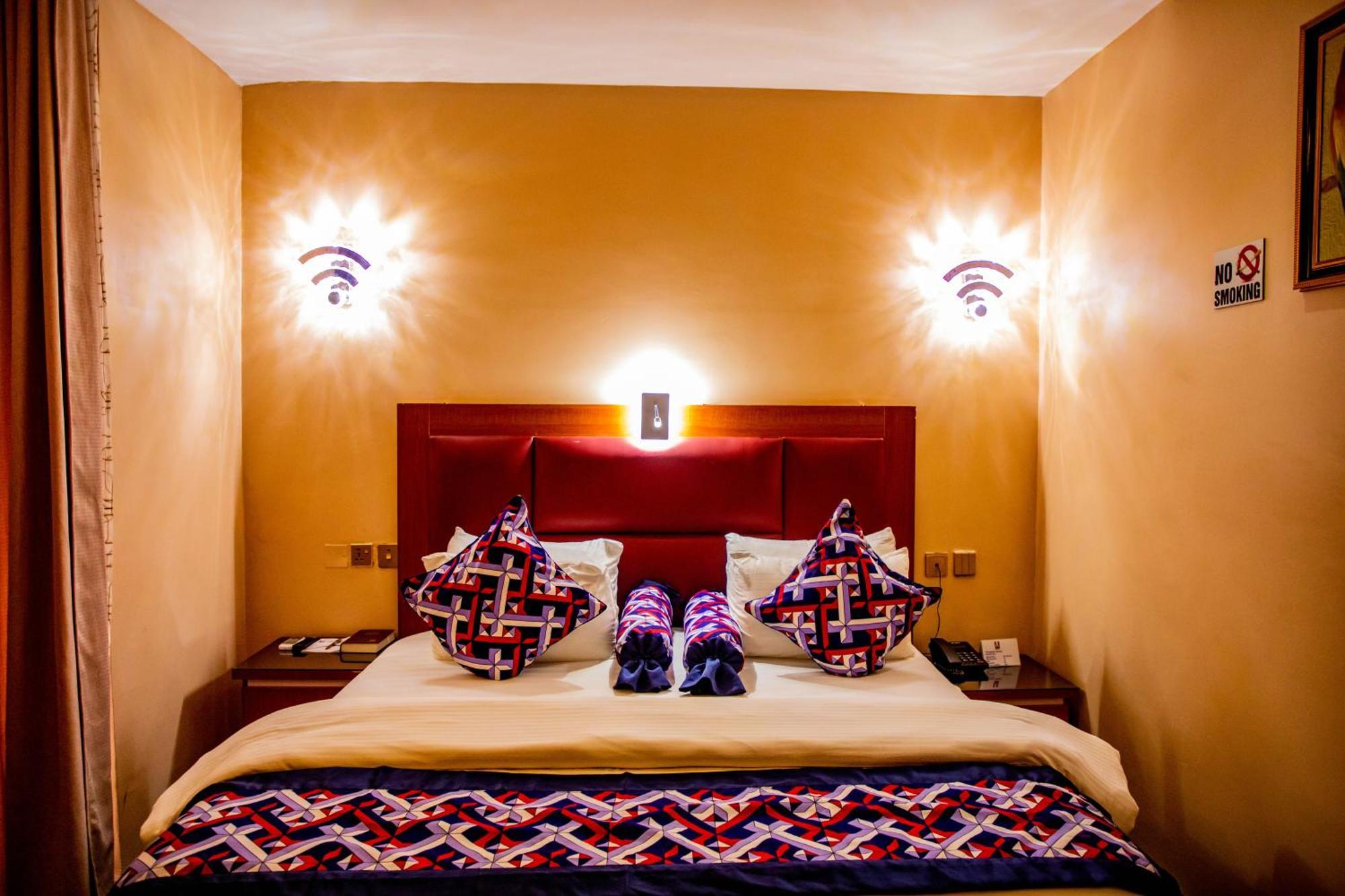 אויו Villa Hilton Hotels מראה חיצוני תמונה
