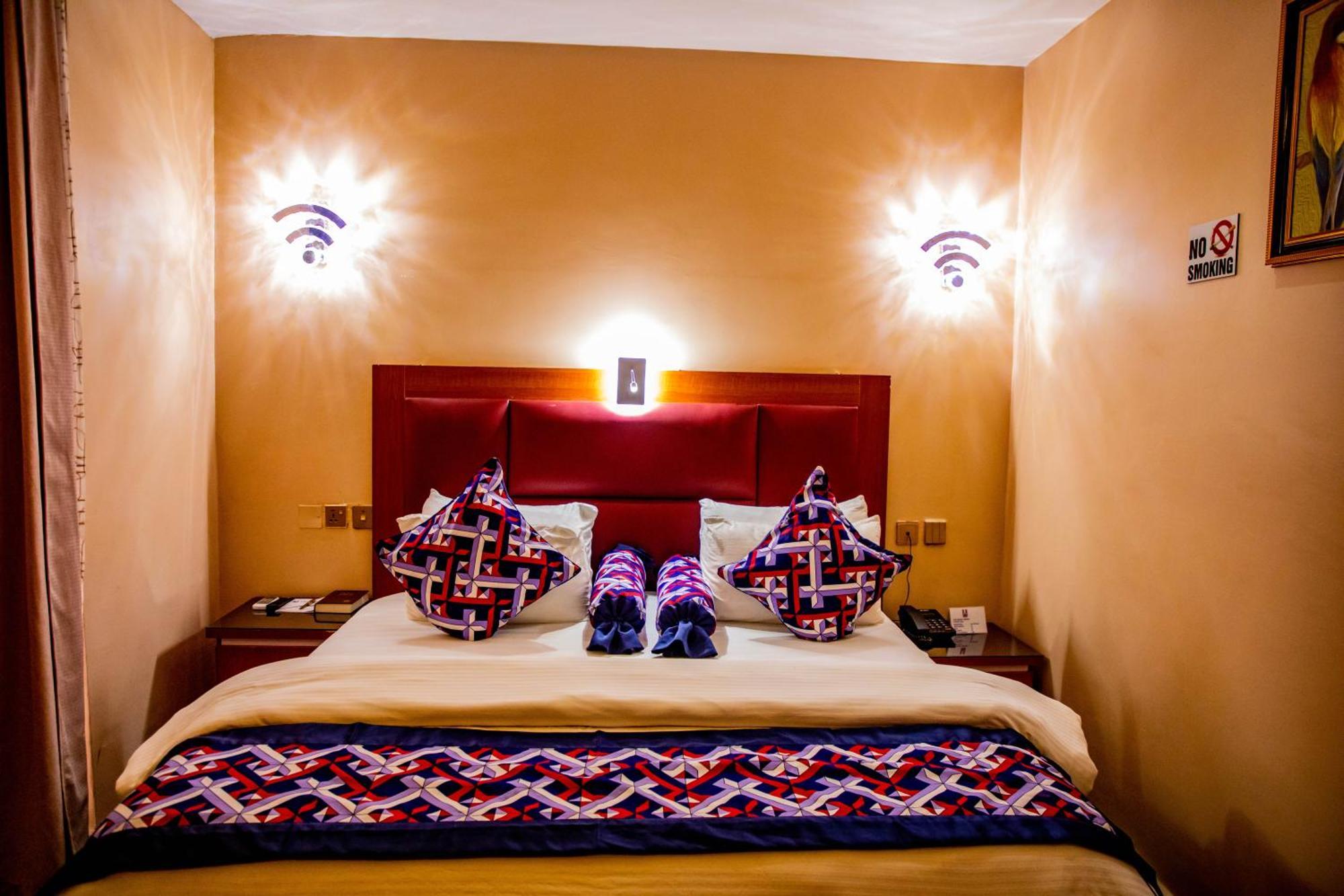 אויו Villa Hilton Hotels מראה חיצוני תמונה