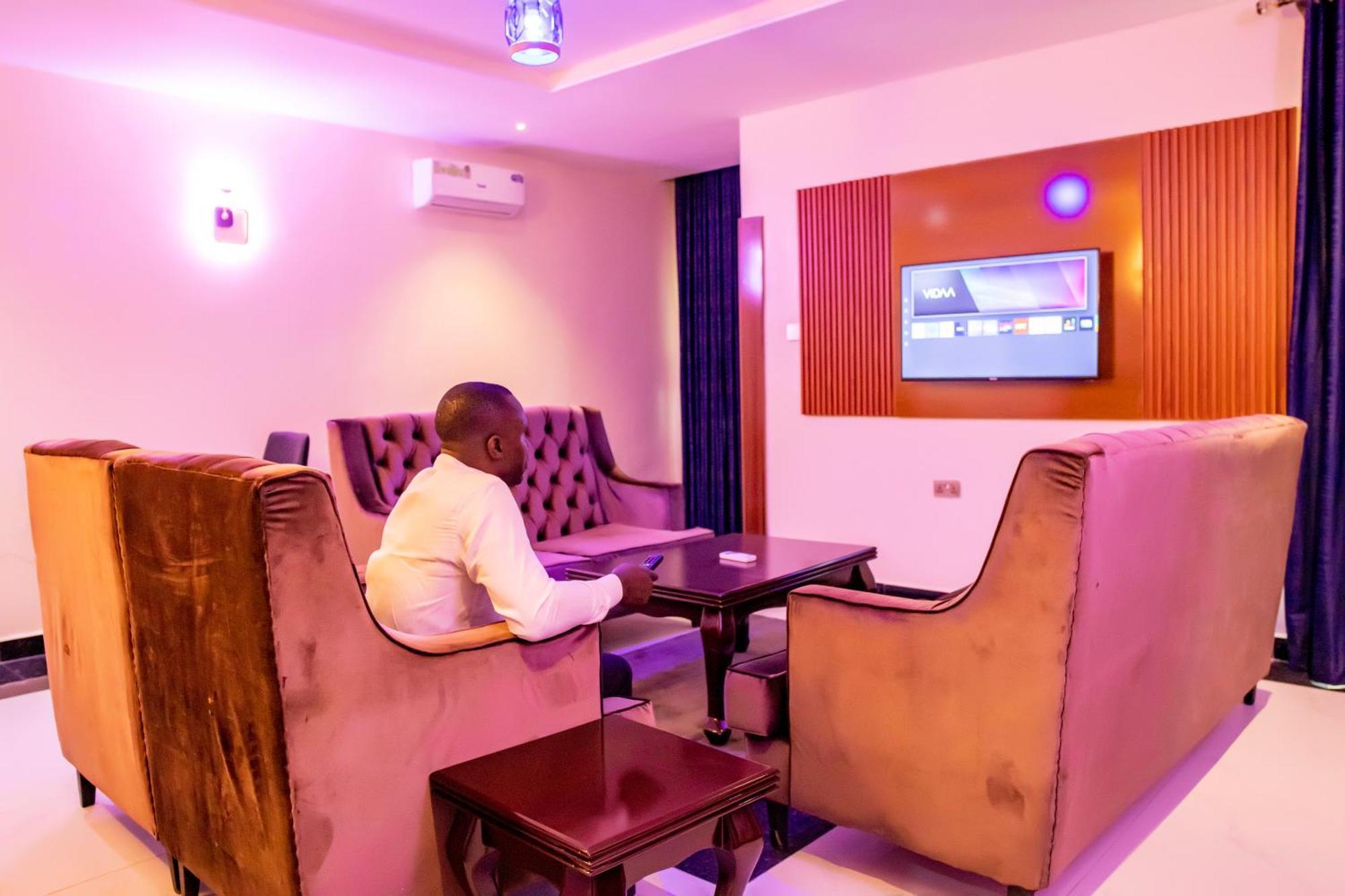 אויו Villa Hilton Hotels מראה חיצוני תמונה