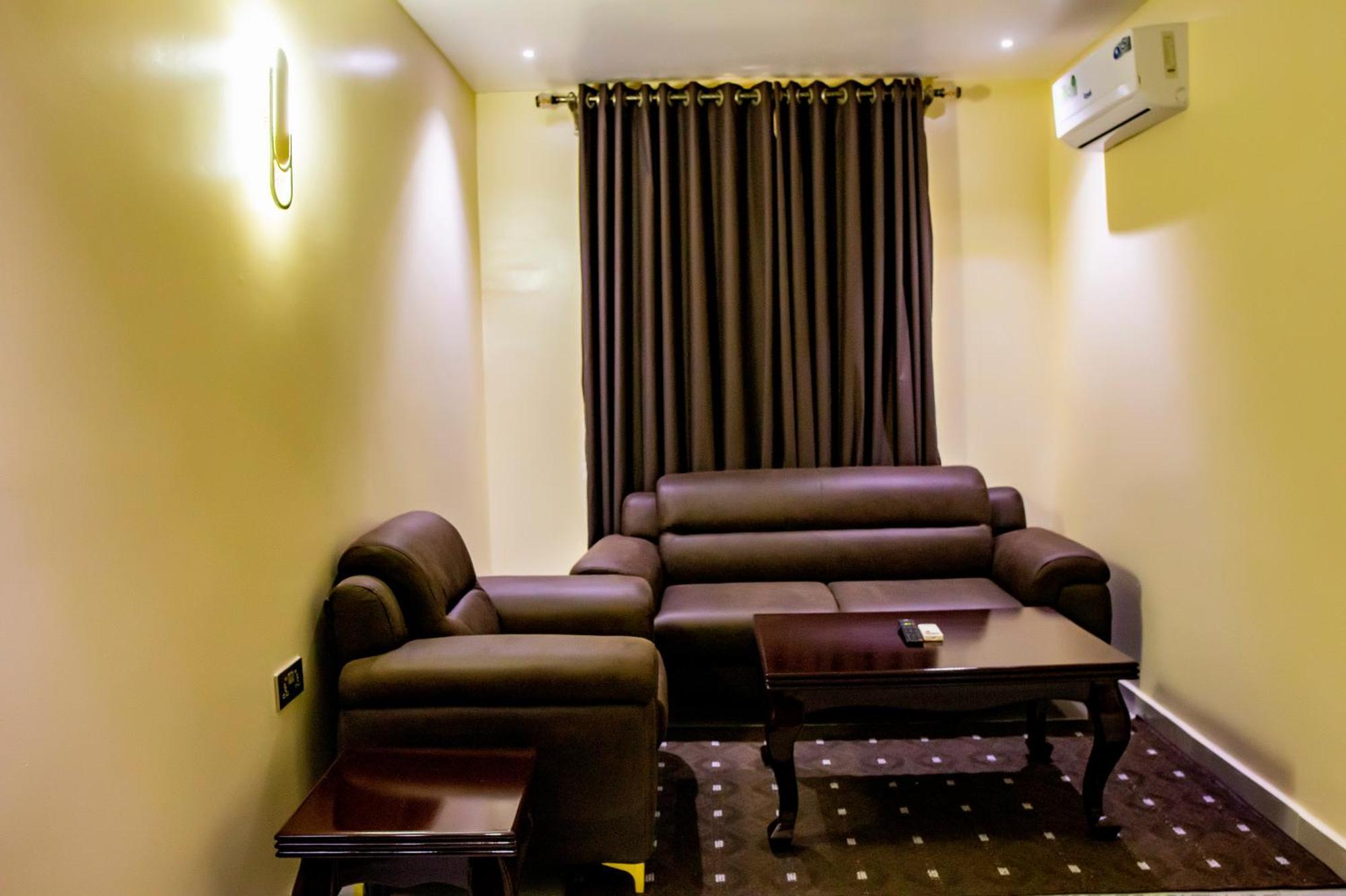 אויו Villa Hilton Hotels מראה חיצוני תמונה